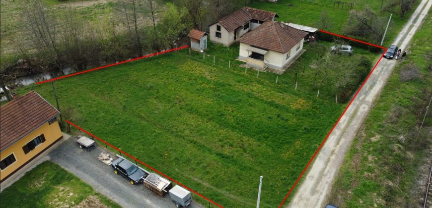Kuća 76 m2 i placa 1781 m2 – Prijakovci