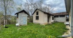 Kuća 76 m2 i placa 1781 m2 – Prijakovci