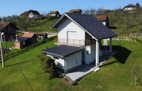 Vikend kuća 80 m2 i zemljišta 2738 m2 – Bistrica