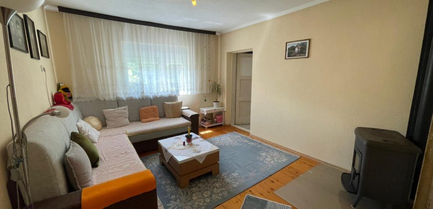 Kuća 85 m2 i placa 1831 m2 – Laktaši
