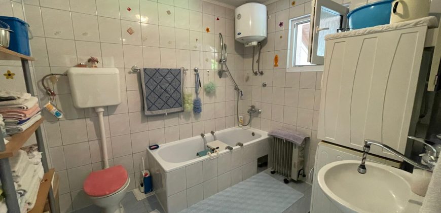 Kuća 85 m2 i placa 1831 m2 – Laktaši