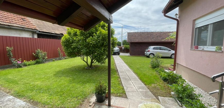 Kuća 85 m2 i placa 1831 m2 – Laktaši