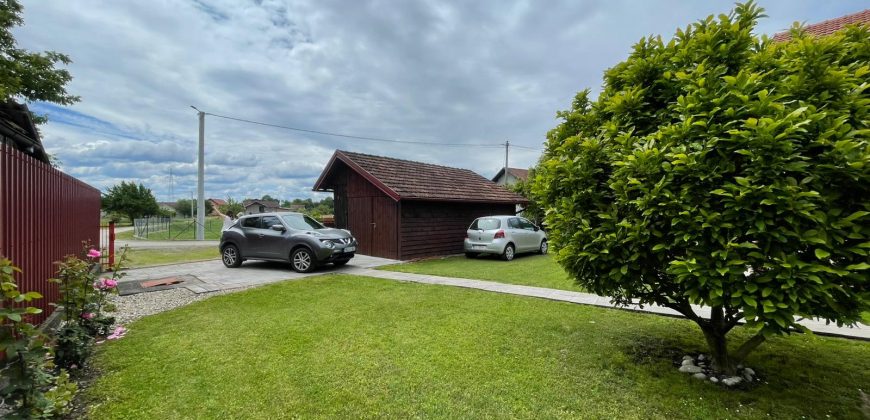 Kuća 85 m2 i placa 1831 m2 – Laktaši