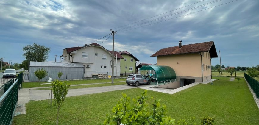 Stambeni objekat 168m2 i zemljišta 3365m2 – Romanovci