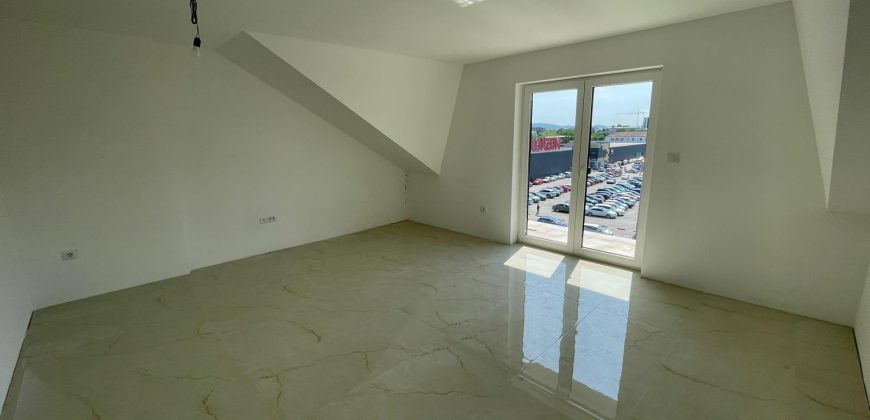 Poslovni prostor 50 m2 – Zapadni tranzit
