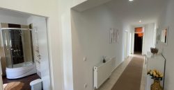 Konforan trosoban stan 120 m2 – Motike