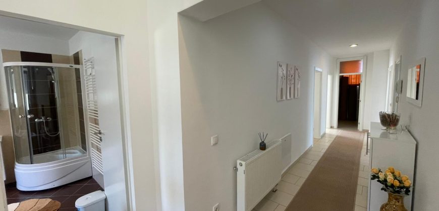 Konforan trosoban stan 120 m2 – Motike