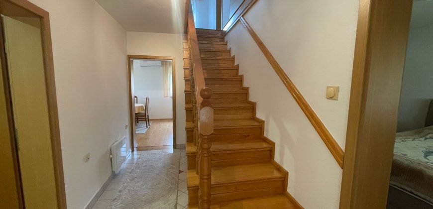Stambeni objekat 168m2 i zemljišta 3365m2 – Romanovci