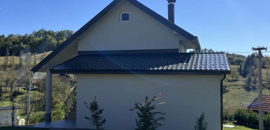 Vikend kuća 80 m2 i zemljišta 2738 m2 – Bistrica