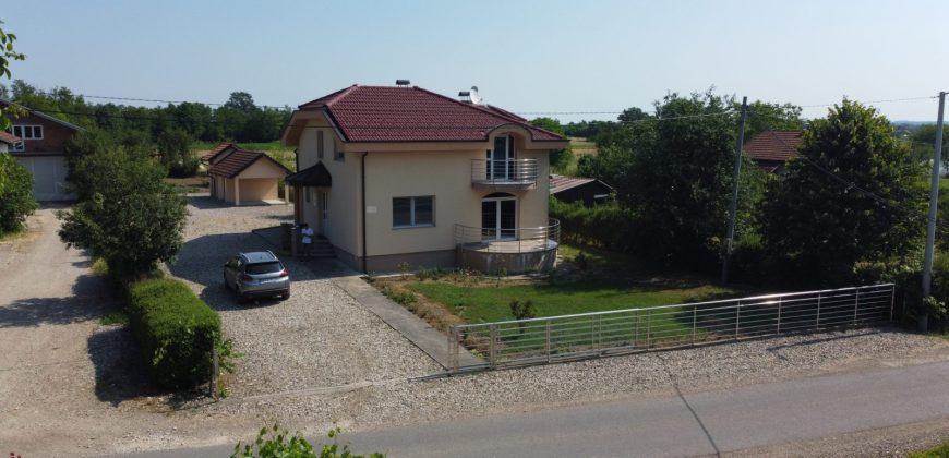 Stambeni objekat 207 m2 – Petoševci