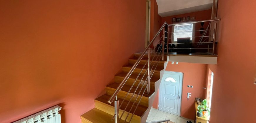 Stambeno poslovni objekat 260 m2 – Lauš