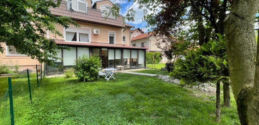 Stambeno poslovni objekat 260 m2 – Lauš