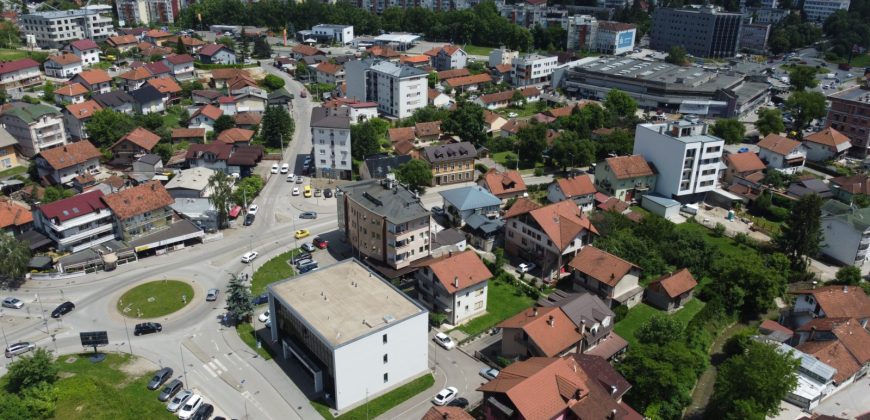 Stambeno poslovni objekat 260 m2 – Lauš
