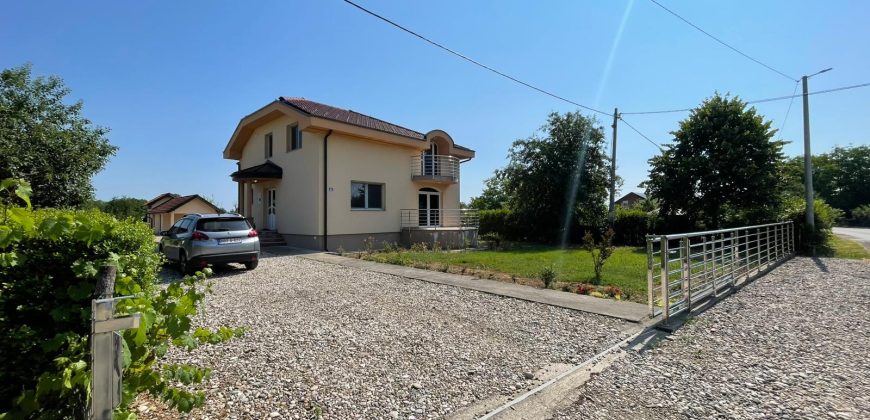 Stambeni objekat 207 m2 – Petoševci