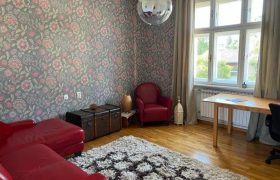 Konforan trosoban stan 80 m2 – Centar