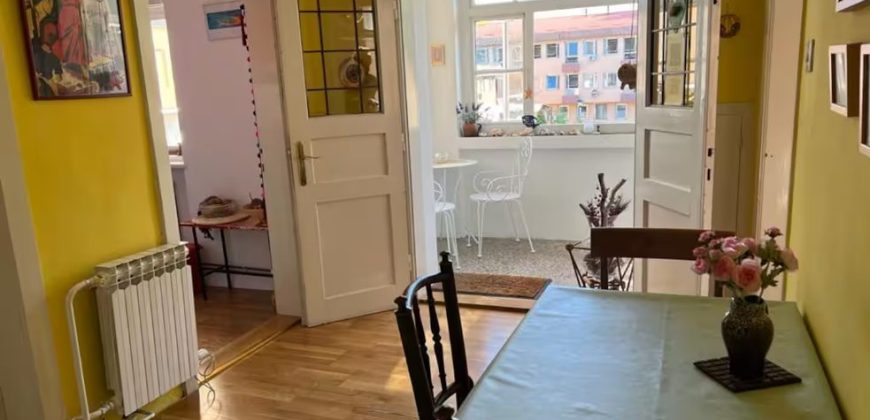 Konforan trosoban stan 80 m2 – Centar