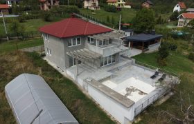 Exluzivna kuća sa bazenom – Slatina