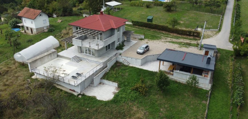 Exluzivna kuća sa bazenom – Slatina