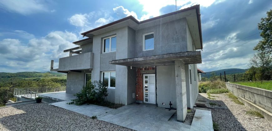 Exluzivna kuća sa bazenom – Slatina