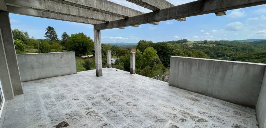 Exluzivna kuća sa bazenom – Slatina