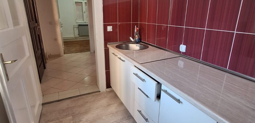 Poslovni prostor 80 m2 – Centar