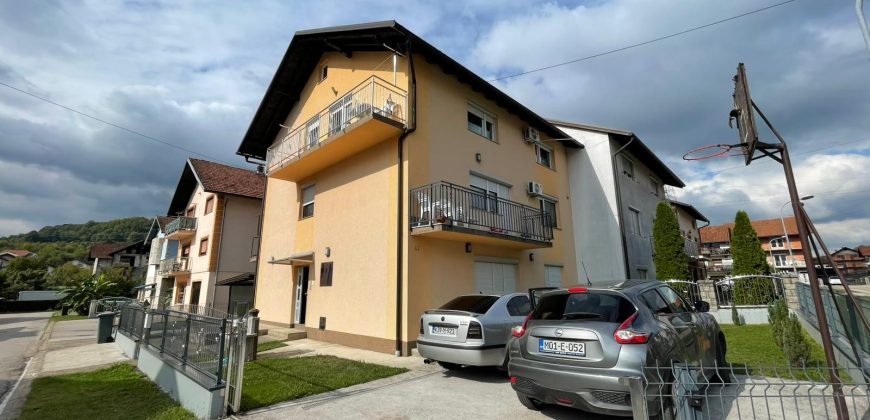 Trosoban stan 100 m2 – Lauš