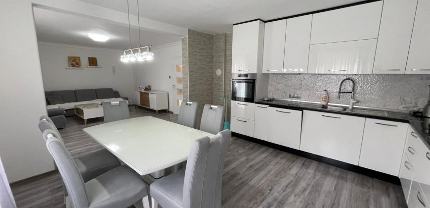 Trosoban stan 100 m2 – Lauš