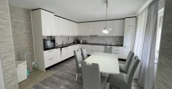 Trosoban stan 100 m2 – Lauš