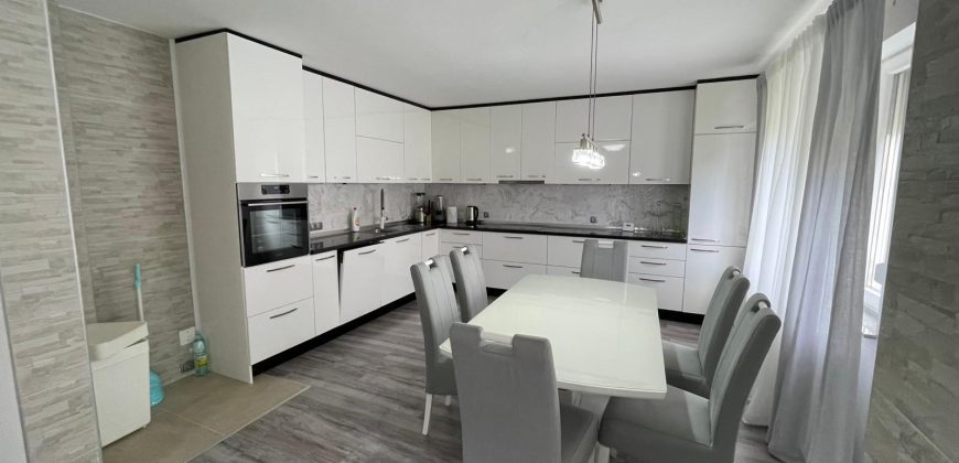 Trosoban stan 100 m2 – Lauš