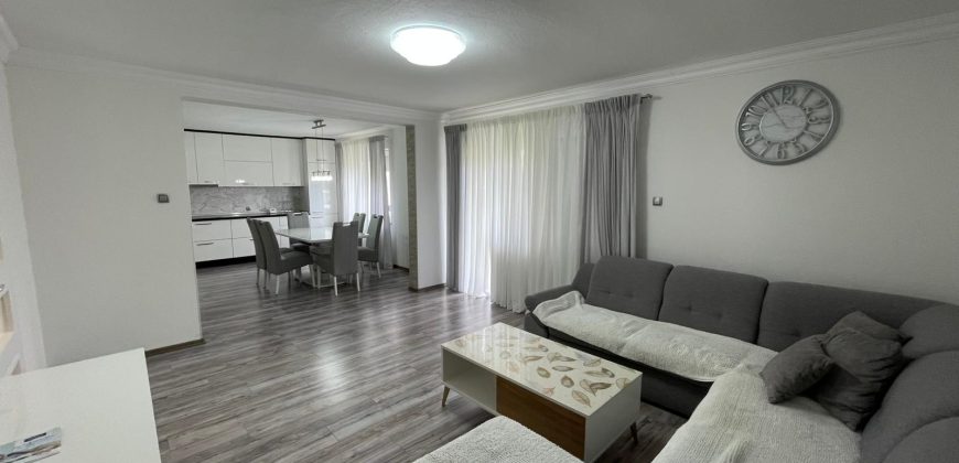 Trosoban stan 100 m2 – Lauš