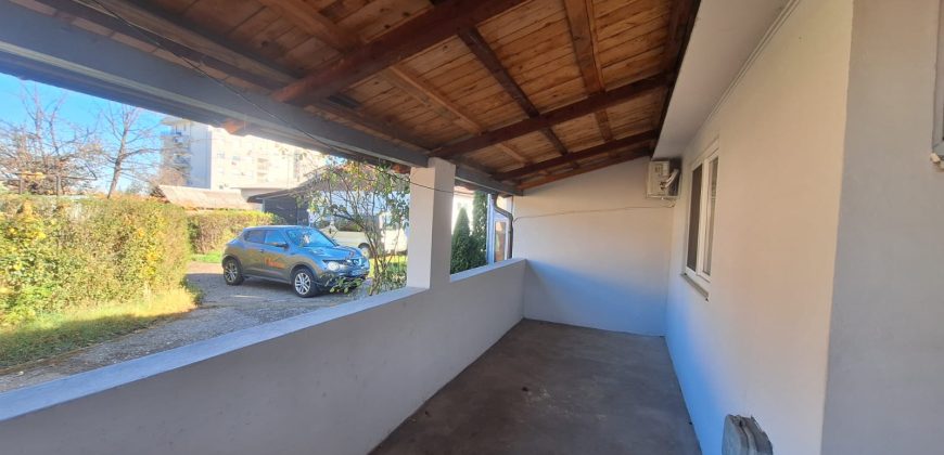 Baraka 80 m2 na placu od 346 m2 – Budžak