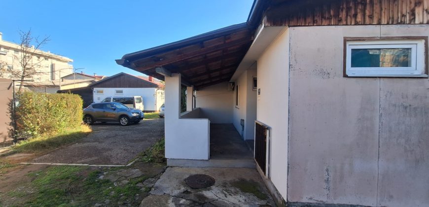 Baraka 80 m2 na placu od 346 m2 – Budžak