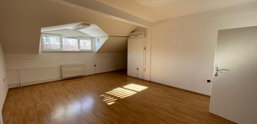 Poslovni prostor 210 m2 – Centar