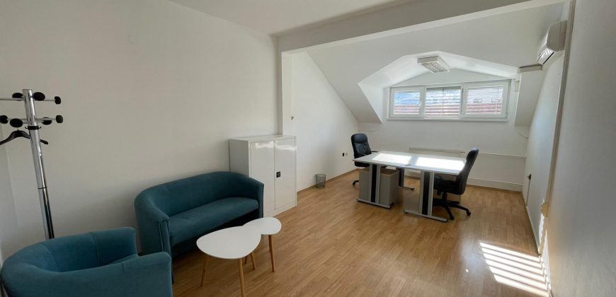 Poslovni prostor 210 m2 – Centar