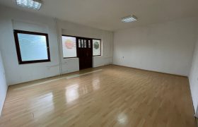 Poslovni prostor 70 m2 – Borik