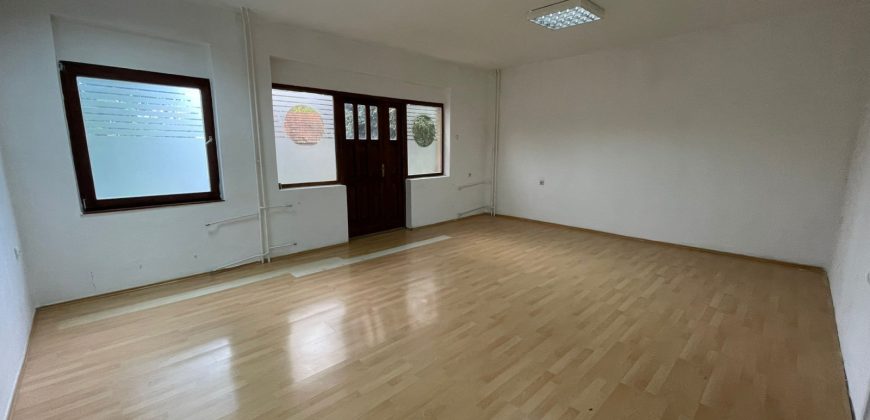 Poslovni prostor 70 m2 – Borik