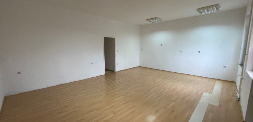 Poslovni prostor 70 m2 – Borik