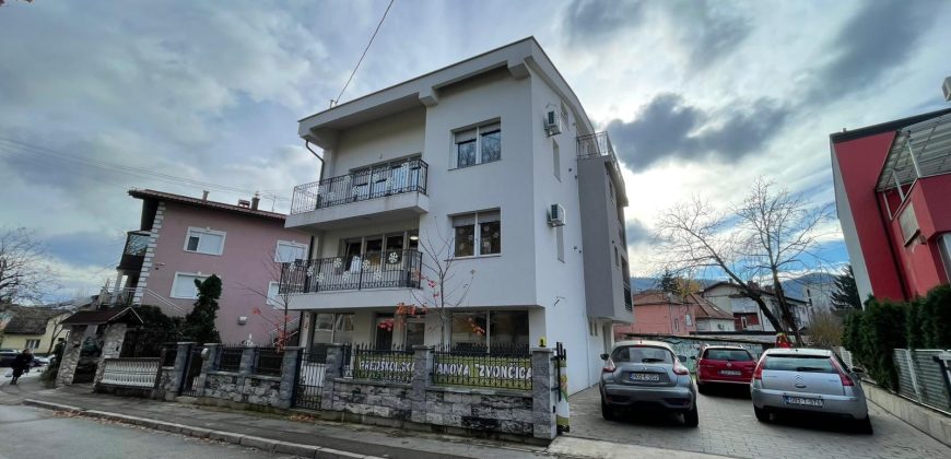 Trosoban stan 75 m2 – Hiseta
