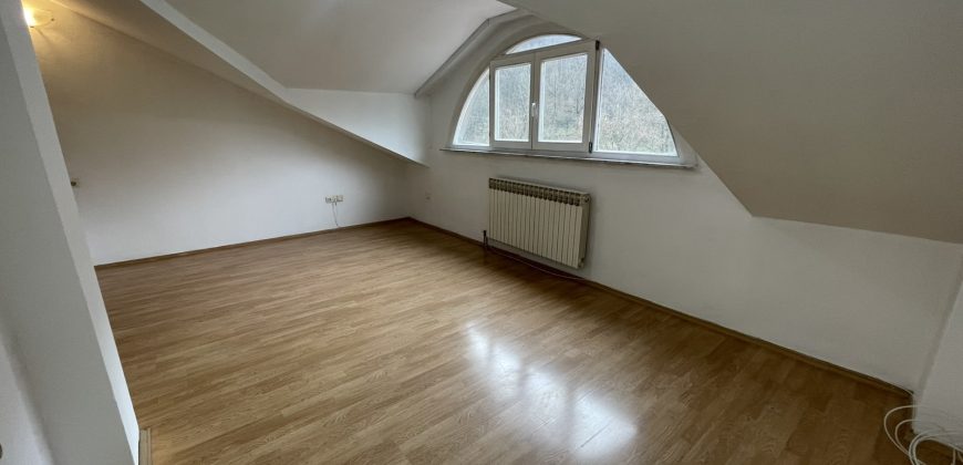 Trosoban stan 72 m2 – Mejdan