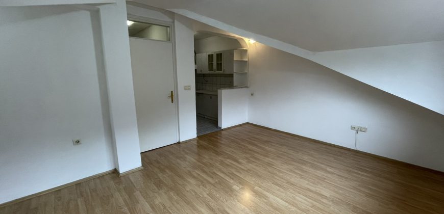 Trosoban stan 72 m2 – Mejdan