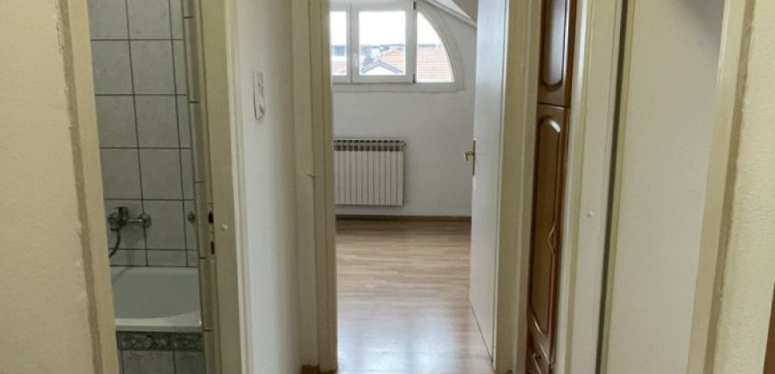 Trosoban stan 72 m2 – Mejdan