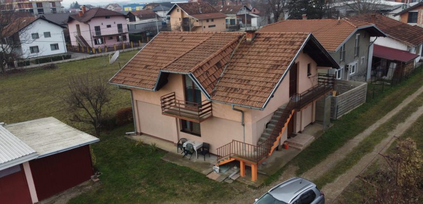Stambeni objekat 150m2 i placa 2353m2 – Trn