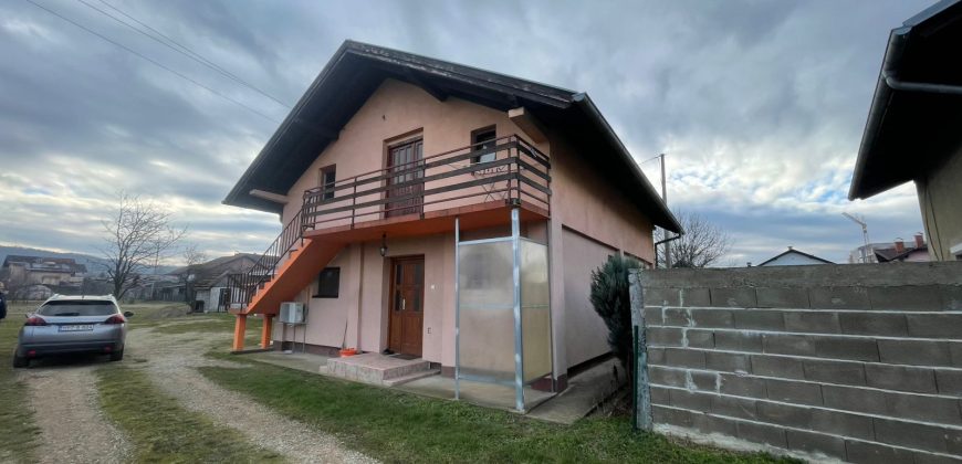 Stambeni objekat 150m2 i placa 2353m2 – Trn