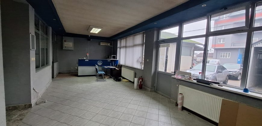 Poslovni prostor 480 m2 – Trn