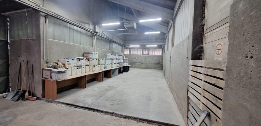 Poslovni prostor 480 m2 – Trn