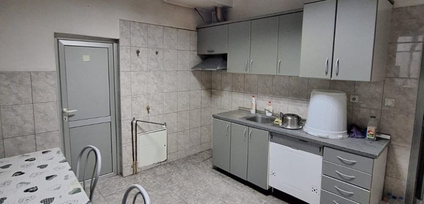 Poslovni prostor 480 m2 – Trn
