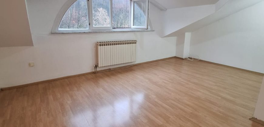 Trosoban stan 72 m2 – Mejdan