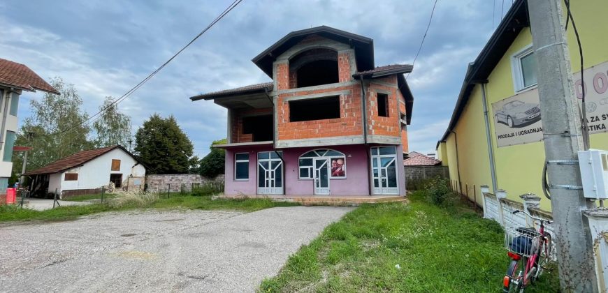 Stambeno poslovni objekat 370 m2 – Klašnice