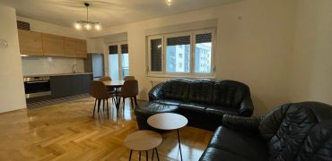 Trosoban stan 61 m2 – Borik