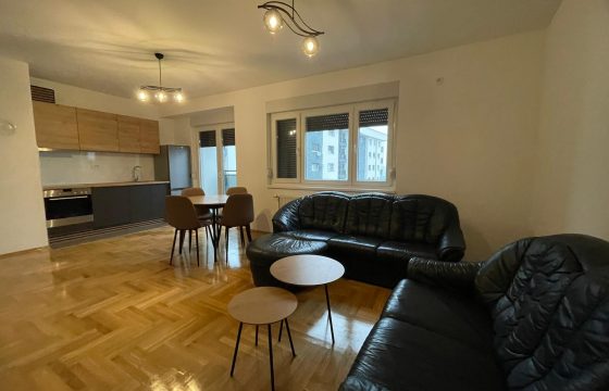 Trosoban stan 61 m2 – Borik